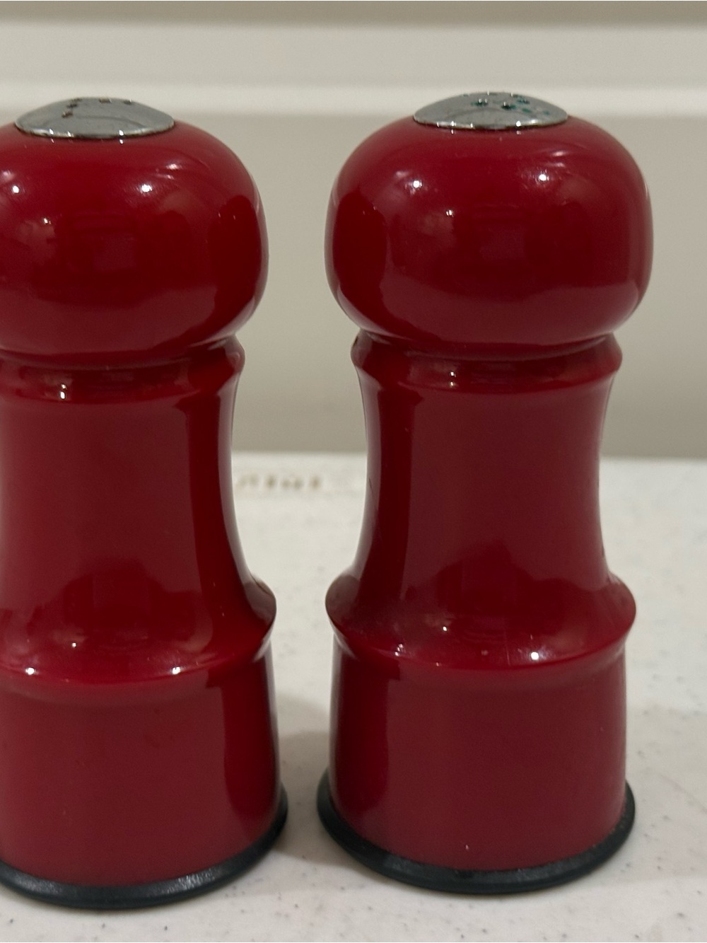Red Tower Style Salt and Pepper Shakers Set - Picture 5 of 7